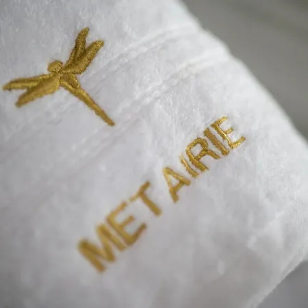 La Metairie De Terrefort Guest house